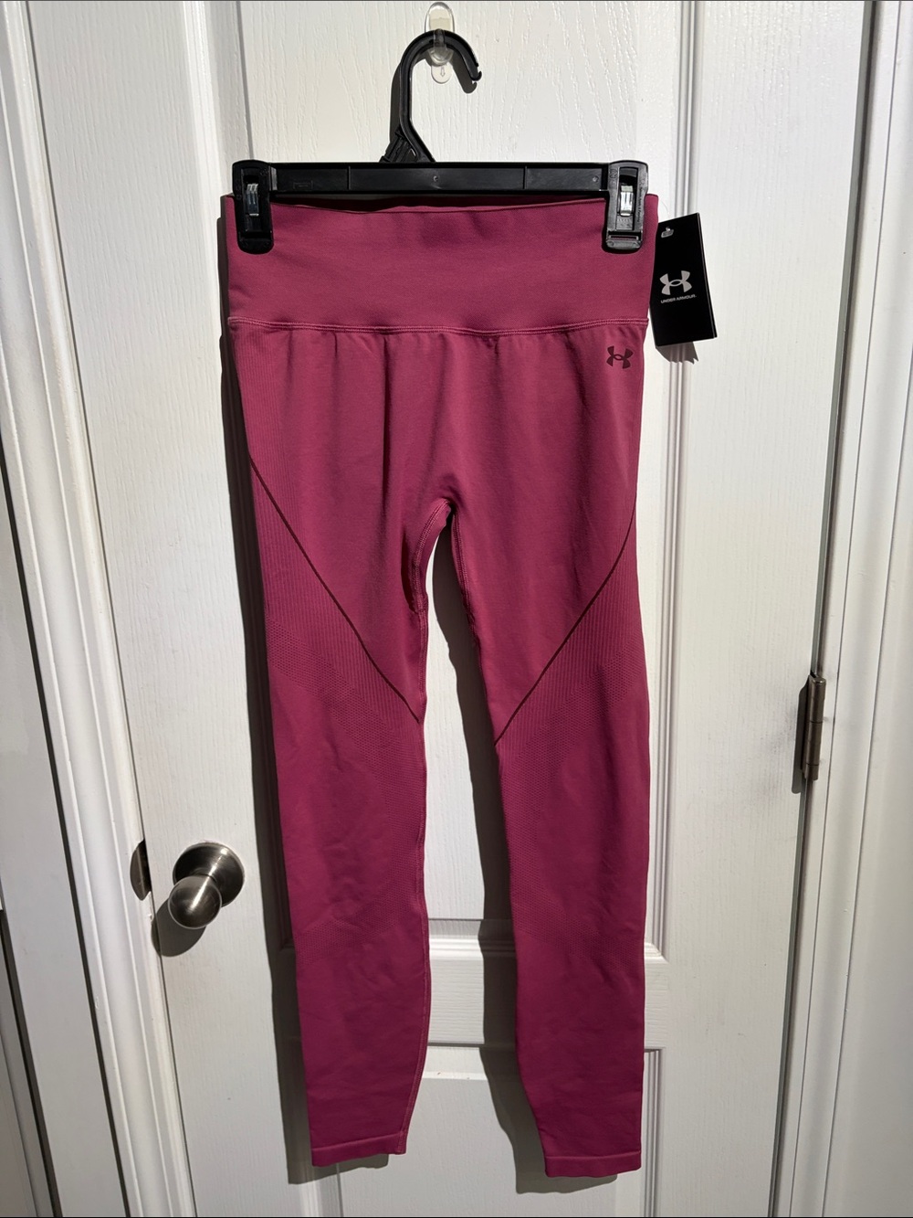 NWT Under Armour Pink Athletic compression Leggings